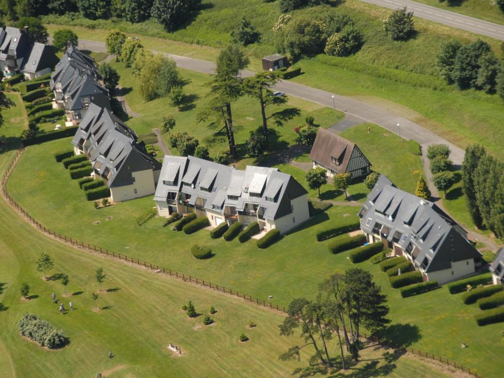 Lagrange Vacances Les Hauts De Clairvallon Houlgate Rum bild
